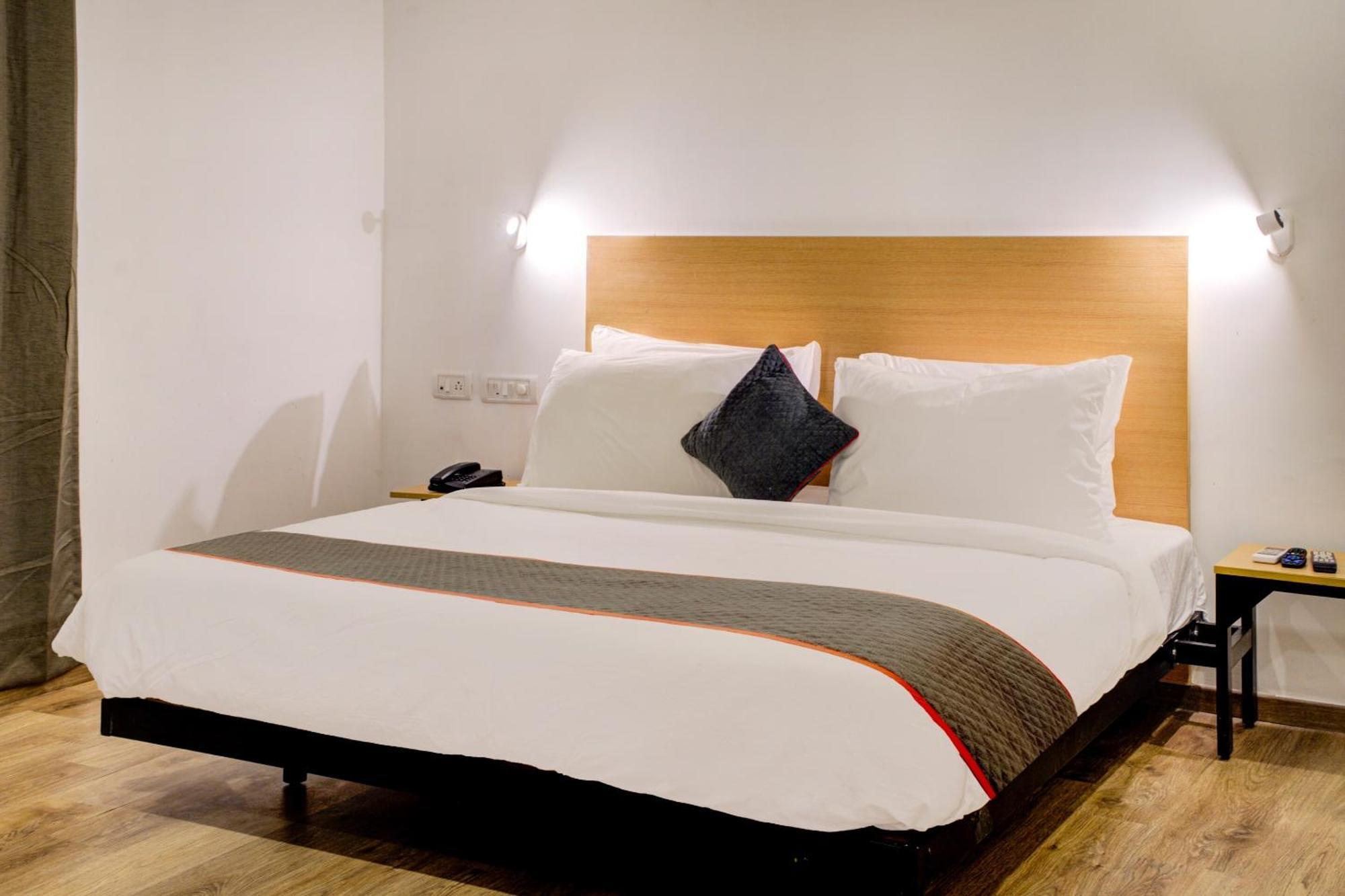 Hotel Qubic Near Igi Delhi Airport New Delhi Exterior photo